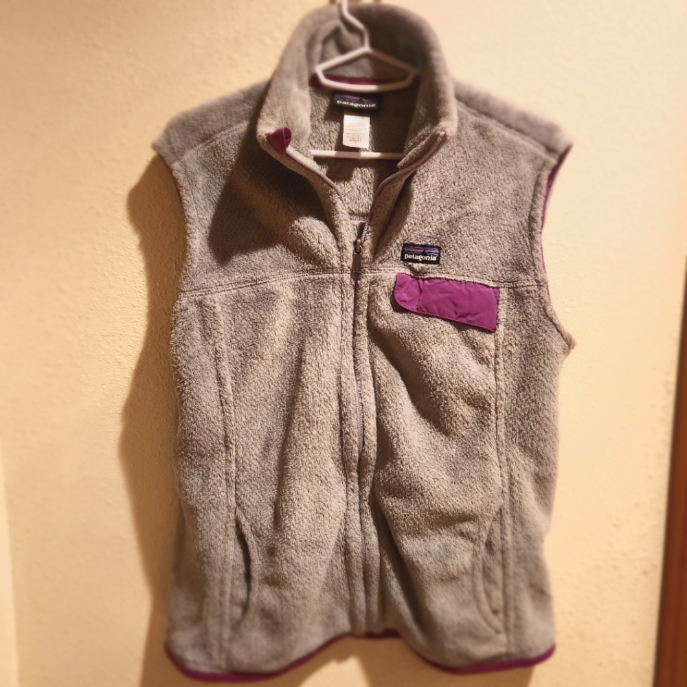 Large Patagonia fleece vest